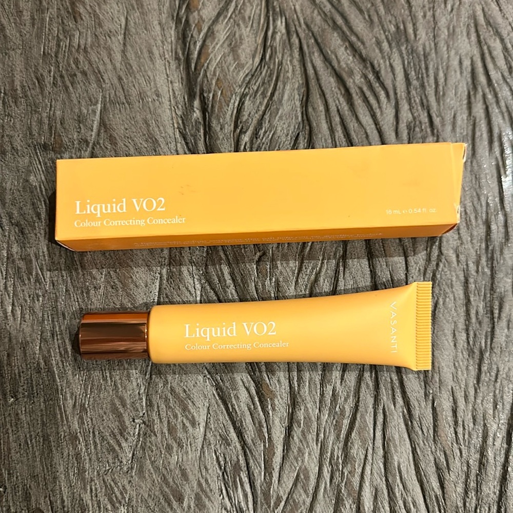 Vasanti Liquid VO2 concealer brand new